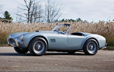 1964 Shelby 289 Cobra (Estimate: $900,000-$1,100,000) 