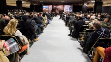 Retromobile 2017 by Artcurial Motorcars_ambiance salle de vente