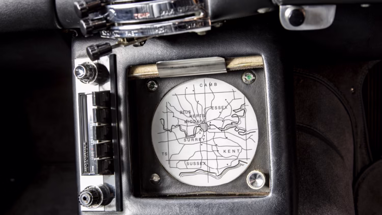 1965 Aston Martin DB5 James Bond GPS