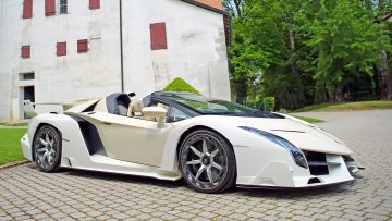 White-Cream Lamborghini Veneno