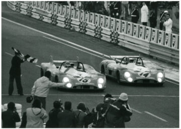 The two victorious Matras cross the finish line 1972 © Matra Automobile