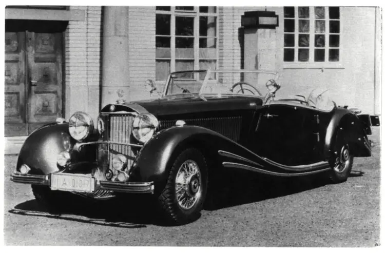 1934 Mercedes-Benz 500/540K Spezial Roadster period photo on offer in the Bonhams Amelia Island 2021 classic car auction