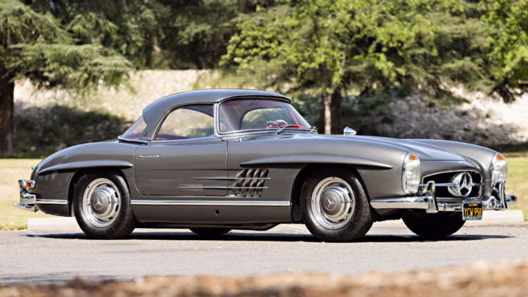1961 Mercedes-Benz 300 SL Roadster with hard top sold at Gooding Geared Online May 2021 Auction