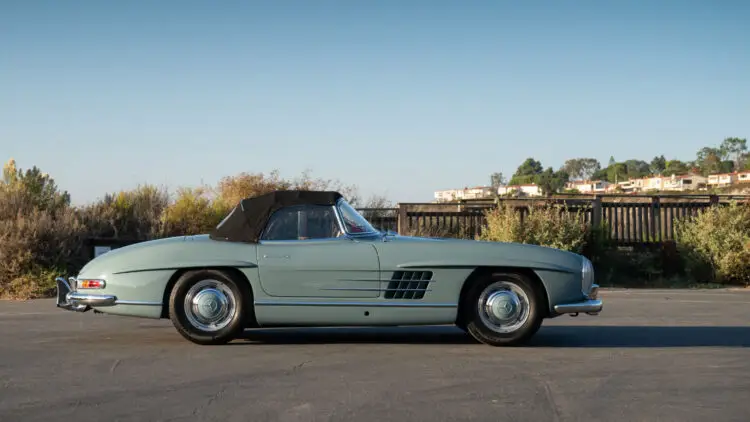 Soft top 1964 Mercedes-Benz 300 SL Roadster on sale in the RM Sotheby's Arizona Scottsdale 2022 classic car auction