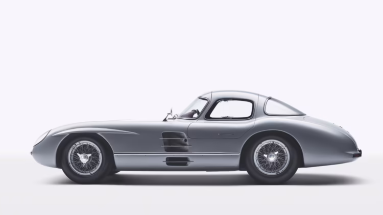 Side profile of the 1955 Mercedes-Benz 300 SLR Uhlenhaut Coupé