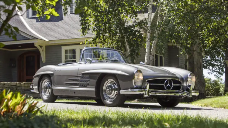 Bonhams sold a 1960 Mercedes-Benz 300 SL and a 1973 Porsche 911 Carrera RS 2.7 Lightweight as the top results in the 2023 Audrain Concours Auction.
